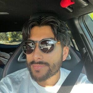 Meet your Posher, Cesar!